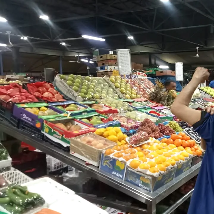 Fresh fruit display at Al Aweer Market, Dubai